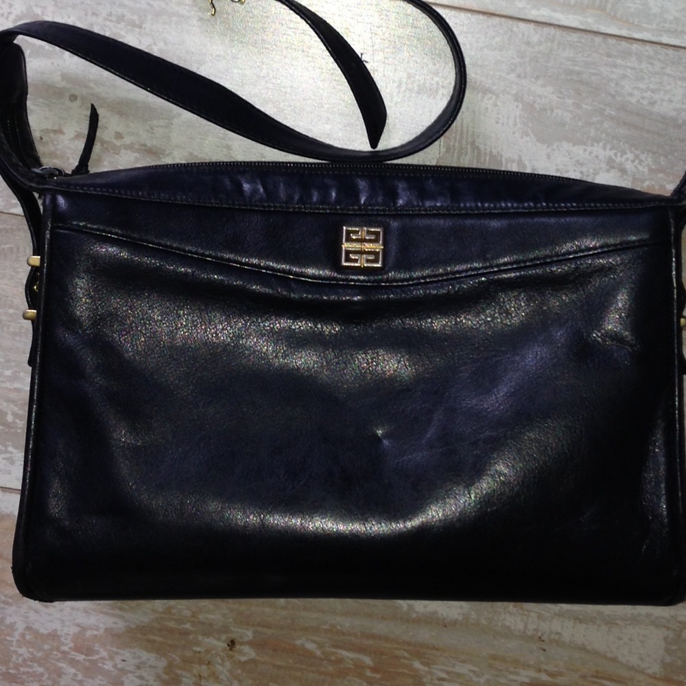 😜FINAL MARKDOWN VTG Givenchy Paris Leat CrossBody